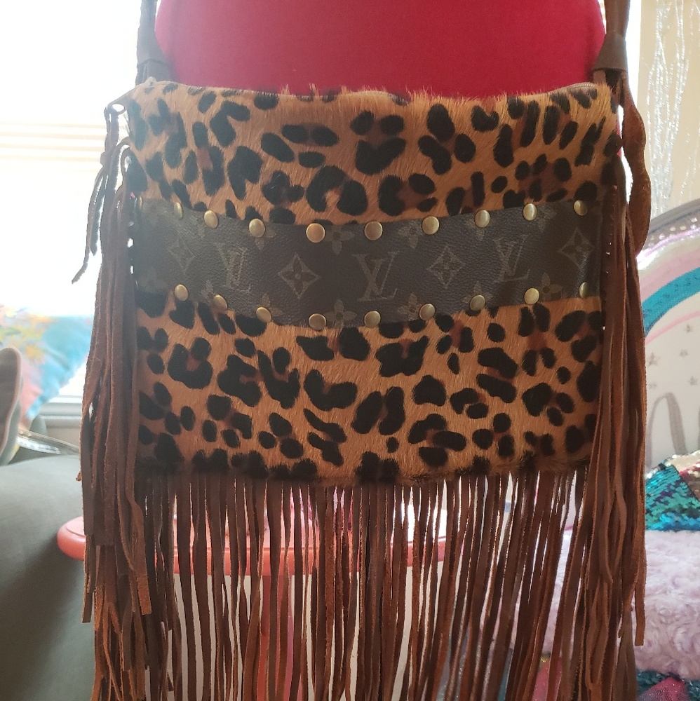 Refurbished leather & furr purse